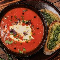 Томатный суп с чиабаттой в The River Restaurant