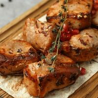 Шашлык из cвинoй корейки в Жара на Киевке