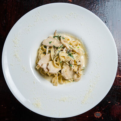 Паста с куриной грудкой в Reader's pub по цене 320 ₽