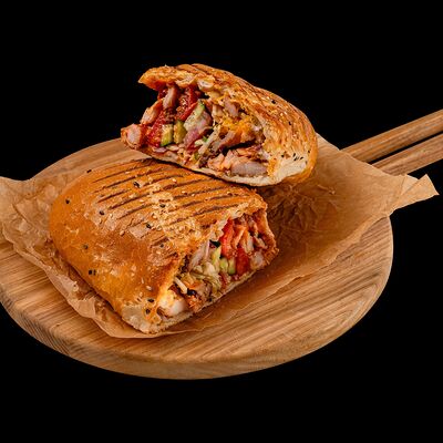 Сырная курица в пите в Shawa по цене 639 ₽