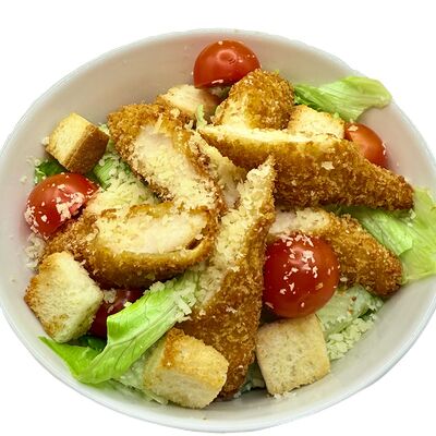 Цезарь с курицей в темпуре в Добрая кухня по цене 499 ₽