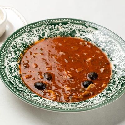 Солянка с чесночной сметаной в Кафе Калачи по цене 520 ₽