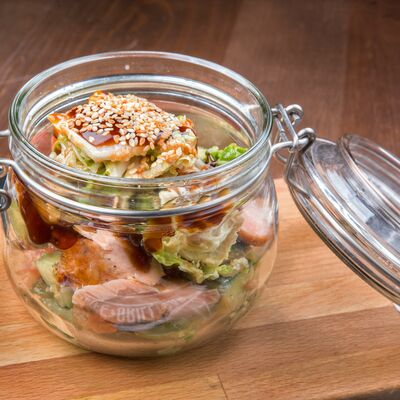 Салат с копченым лососем в BBQ Bar по цене 720 ₽