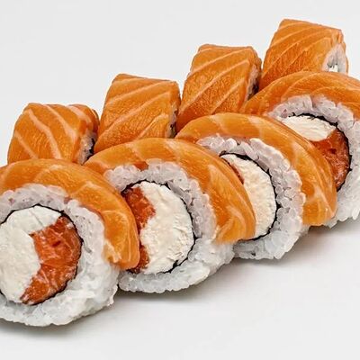 Филадельфия с лососем в Лютые роллы по цене 830 ₽