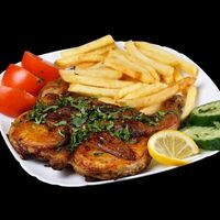Курица корнишон с овощами и картофель фри в Кафе Гурман