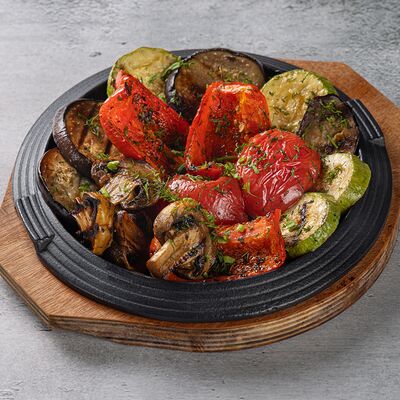 Овощи запеченные в Ресторанчик по цене 460 ₽