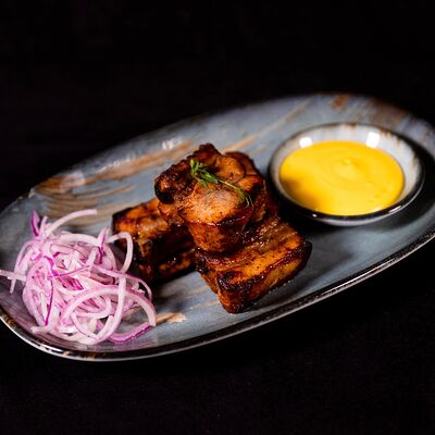 Свиные рёбра в Imna Lounge по цене 750 ₽