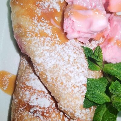 Штрудель вишневый в Вкусснов по цене 390 ₽