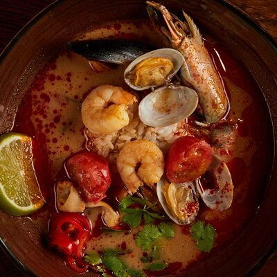 Том Ям с морепродуктами в Рамен с уткой по цене 1370 ₽