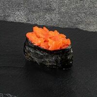 Гункан с семгой в Кинг ролл