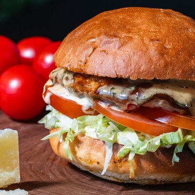 Хитбургер классический с телятиной в ШАШЛЫК & BBQ по цене 900 ₽