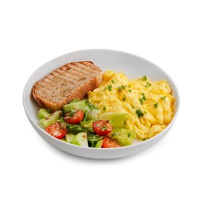 Скрэмбл с салатом из овощей в Garden Coffee по цене 489 ₽