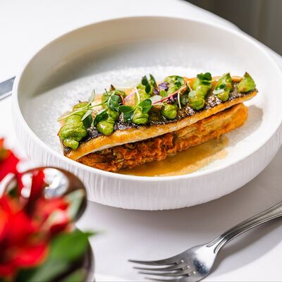 Филе сибаса, запечённое с нежным баклажаном в Магадан по цене 1450 ₽