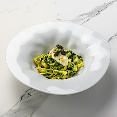 Паста со шпинатом и сыром страчателла в Bruni Prosecco Bar по цене 890 ₽
