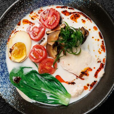 Том кха в Umami Ramen Club по цене 863 ₽
