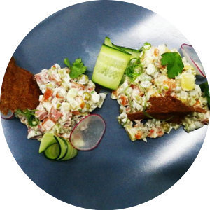 Оливье с подкопченными колбасками в Butch&Dutch по цене 480 ₽