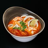 Суп том ям с морепродуктами в СушиТаяки