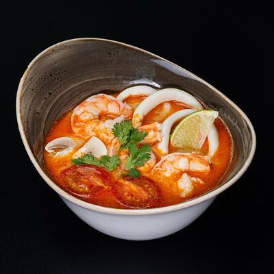 Суп том ям с морепродуктами в СушиТаяки по цене 1037 ₽