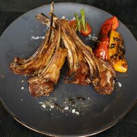 Каре ягненка в Кафе Мясо