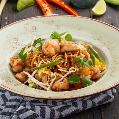 Лапша Чао Мин с креветками в Кукумбер по цене 560