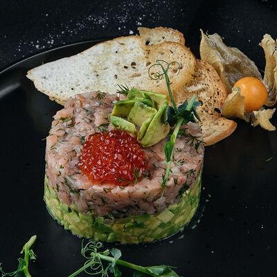 Тартар из лосося в ALEX ROYAL RESTAURANT по цене 710 ₽