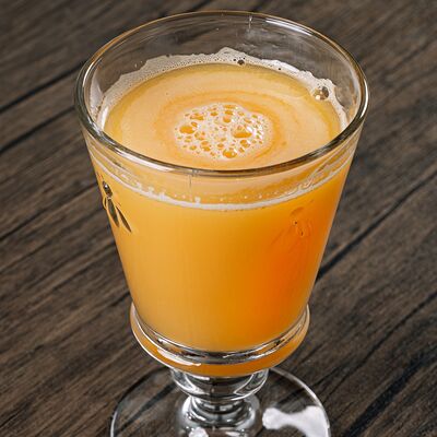 Апельсиновый свежевыжатый сок в Christian по цене 480 ₽