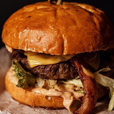 Бургер Октоберфест в Рога Лося по цене 370 ₽