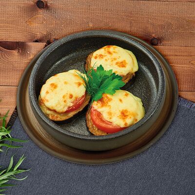 Баклажаны, запечённые с томатами и сыром сулугуни в Деда хинкали по цене 740 ₽