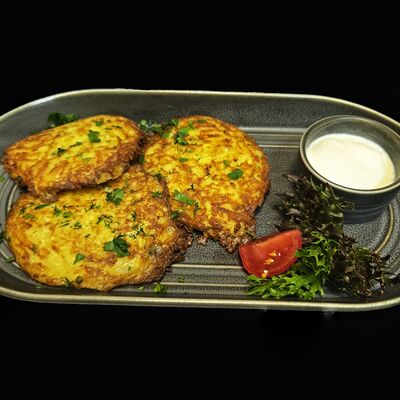 Драники со сметанойв Сытый гусь по цене 450 ₽