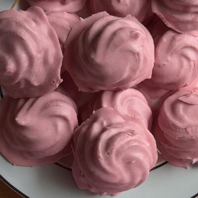 Зефир яблоко-вишня в шоколаде с питахайей в Лён & Гречка bakery по цене 950 ₽