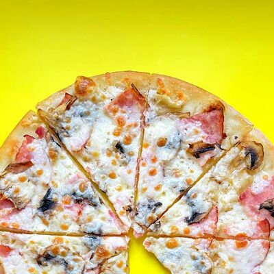 Пицца Ветчина и грибы в Bananapizza по цене 325 ₽
