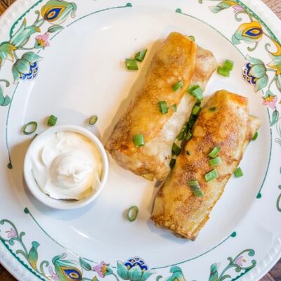 Блинчики с телятиной и сметаной в Поль Бейкери по цене 615 ₽