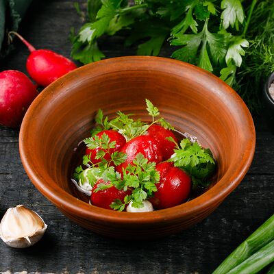 Маринованные томаты с укропным кремом в Славянский базаръ по цене 450 ₽