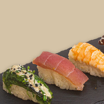 Суши нигири с тунцом в Додома по цене 495 ₽