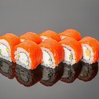 Филадельфия гранд с авокадо в Omakase Yoshitake Sushi