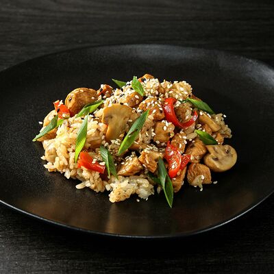 Рис с курицей в Loca Pizza по цене 560 ₽