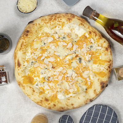 Пицца 5 сыров в Risoy по цене 819 ₽