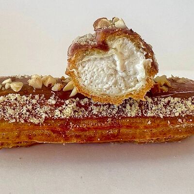 Эклер Лесной орех в Кусай эклер по цене 286 ₽