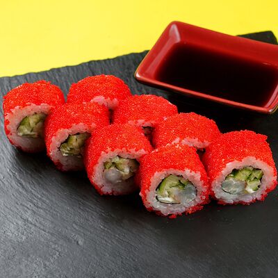 Калифорния с креветкой и икрой в ТаКима по цене 788 ₽