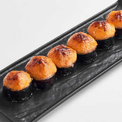 Запеченный ролл с тунцом и соусом из икры летучей рыбы в Mojo по цене 480