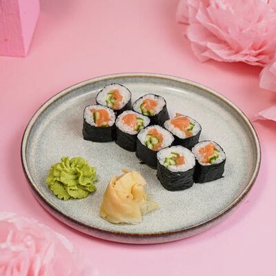 Мини-ролл лосось и огурец в Moshi Sushi по цене 320 ₽