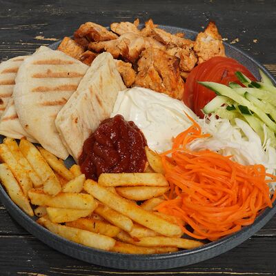 Шаурма на тарелкев Proжарка по цене 528 ₽