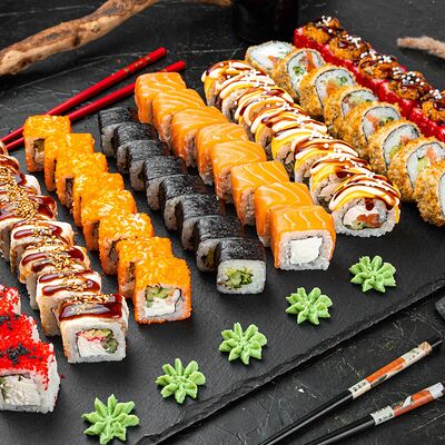 Сет Праздничный в UNAGI ROLLS по цене 4099 ₽