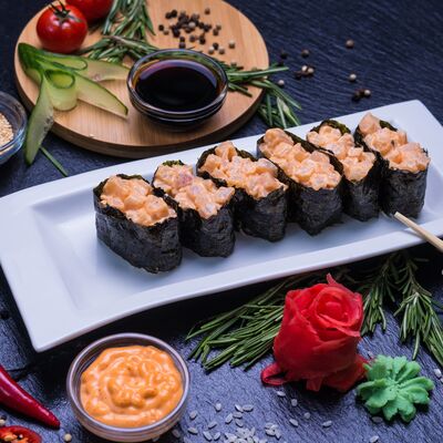 Гункан с окунем в Sushi & Susi по цене 699 ₽