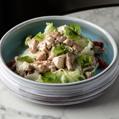 Теплый салат от шеф-повара в Sesilia по цене 690