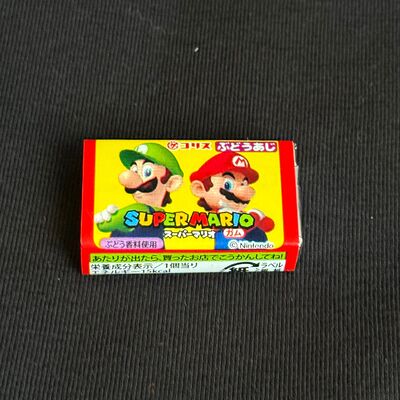 Жвачка со вкусом винограда Марио в Фудзи по цене 80 ₽
