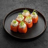 Сливочный ролл с лососем и креветками в Вода & Еда