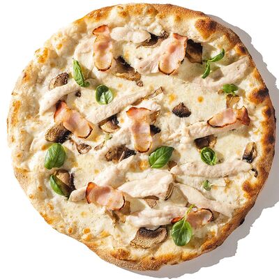 Бекон, курица и грибы в Песто Тесто по цене 640 ₽