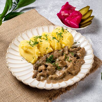 Бефстроганов из телятины в Ресторан Батони по цене 910 ₽