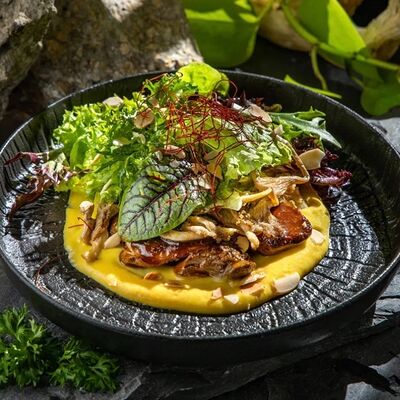 Салат с печенью кролика в Мясоlove по цене 720 ₽
